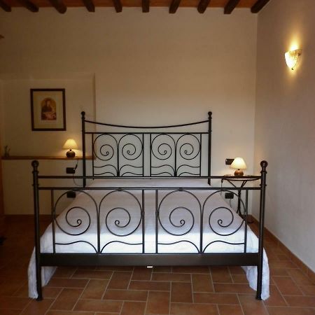 Podere Le Grotte Guest House San Gimignano Room photo